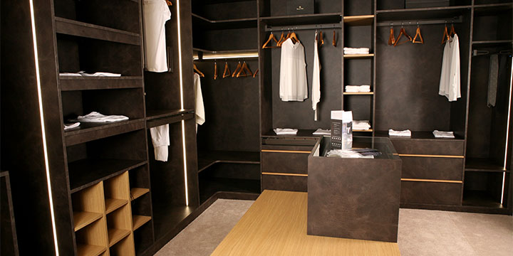 Comment ranger ses vêtements dans son dresing