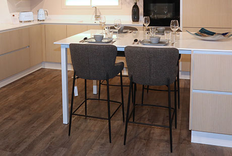 rénover sa cuisine en changeant les chaises