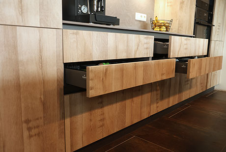 Rénover les portes ou façades de cuisine sans changer les meubles