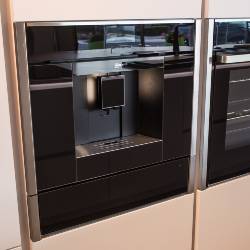 Machine &agrave; caf&eacute; en grain int&eacute;gr&eacute;e
