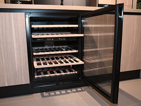 Cuisine ouverte en bois full &eacute;quip&eacute;e