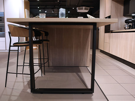 Cuisine ouverte en bois full &eacute;quip&eacute;e