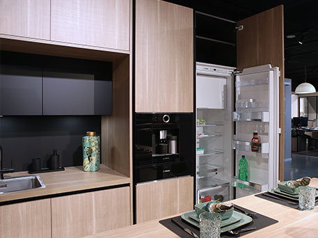 Cuisine ouverte en bois full &eacute;quip&eacute;e