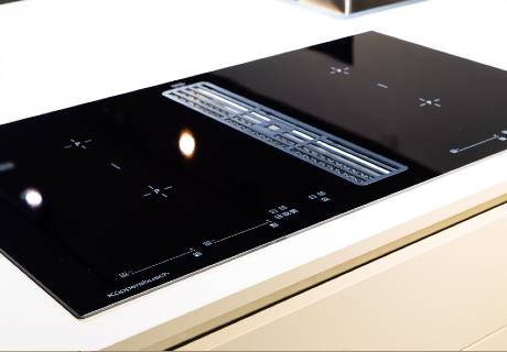 Plus de hotte suspendue au-dessus de la tête