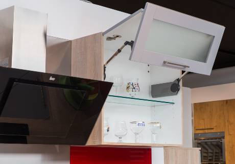 Porte pliante pour meubles hauts
