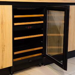 Cave &agrave; vin sous int&eacute;gr&eacute;e SMEG Dolce Stil Novo