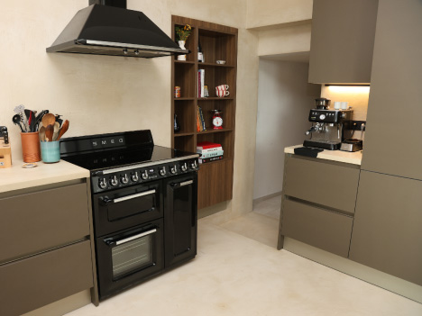 Cuisine &eacute;quip&eacute;e r&eacute;alis&eacute;e par Defitec &agrave; Spy
