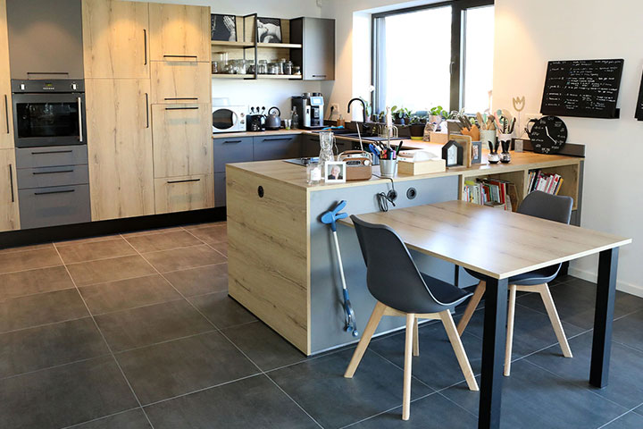 Cuisine &eacute;quip&eacute;e r&eacute;alis&eacute;e par Defitec pour une Personne &agrave; Mobilit&eacute; R&eacute;duite