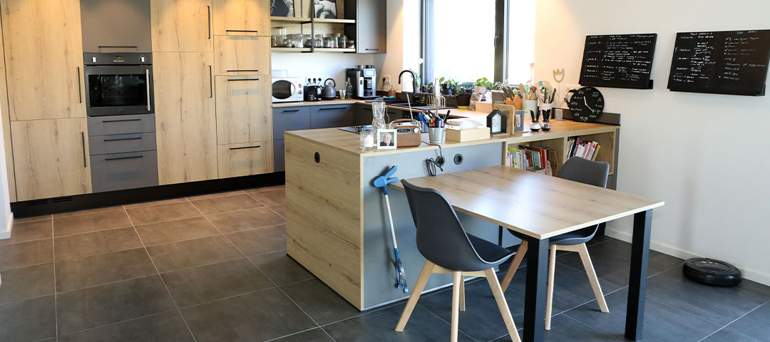 Cuisine &eacute;quip&eacute;e r&eacute;alis&eacute;e par Defitec pour une Personne &agrave; Mobilit&eacute; R&eacute;duite