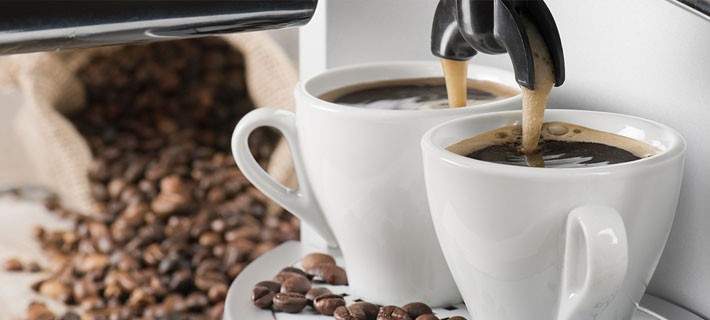 Choisir entre une machine à café manuelle et automatique
